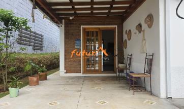 CASA TÉRREA PRÓXIMA AO CENTRO