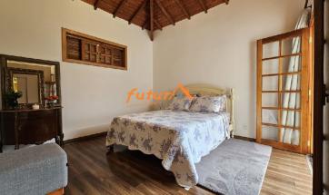 CASA TÉRREA PRÓXIMA AO CENTRO