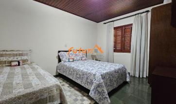 CASA EM CONDOMÍNIO FECHADO