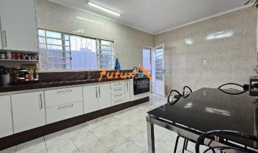 CHÁCARA EM BAIRRO