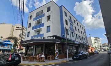 APTO. NO CENTRO SERRA NEGRA