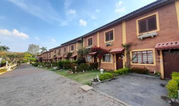 CASA EM CONDOMÍNIO 