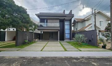 CASA EM COND. FECHADO
