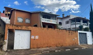 CASA EM BAIRRO