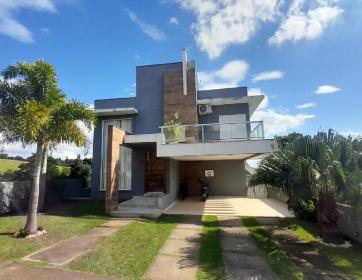 CASA CONDOMINIO FECHADO