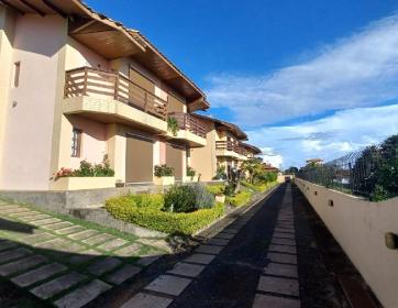 CASA EM COND. FECHADO