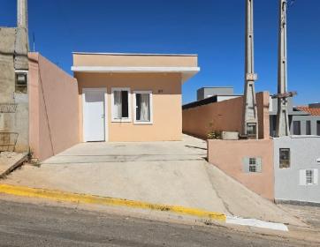 CASA EM BAIRRO