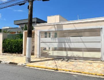 CASA EM BAIRRO