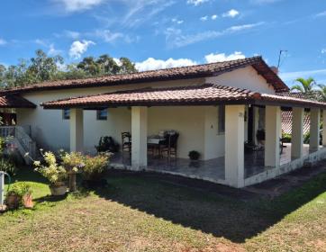 CHÁCARA EM BAIRRO