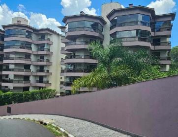 Apartamento em Serra Negra no Centro e com Lazer