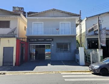 Casa Reformada Próx. ao Centro em Serra Negra